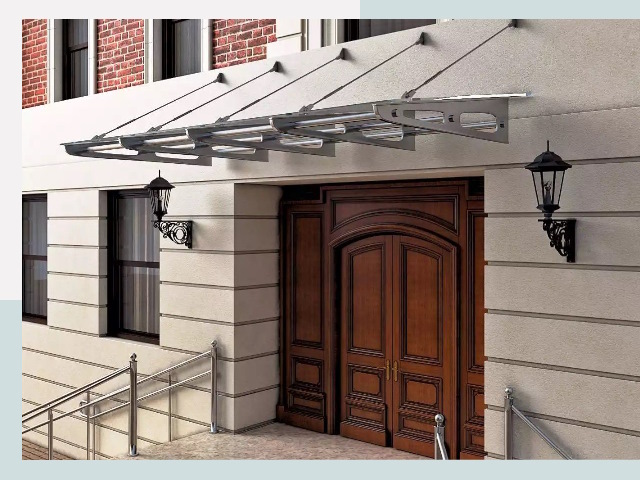 Металлические козырьки от 642 руб. в Салехарде